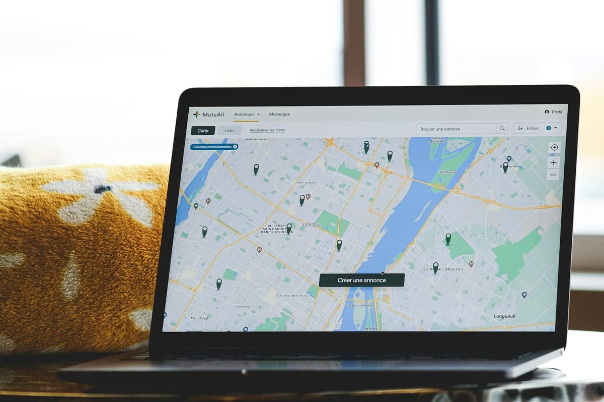 Dashboard CRM Aspect na laptopie