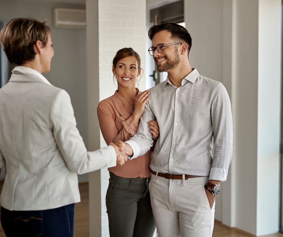 Zawód pośrednika w obrocie nieruchomościami.